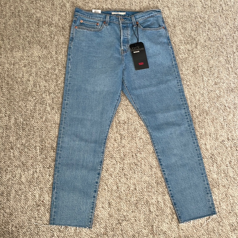 Levi’s light wash wedgie jeans
